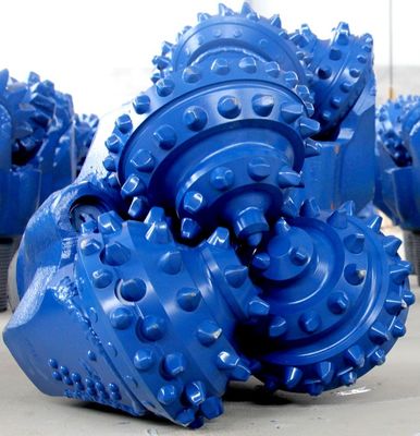 Fügen Sie benutzte API Gesteinsbohrer-Bohrer des Zahn-Karbid-dreikegelige Felsen-Rolle ein