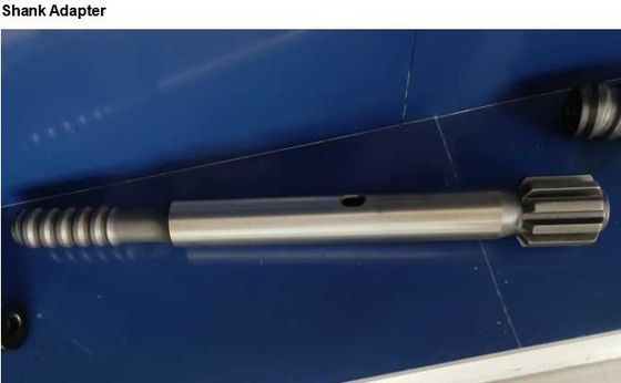 Schaft-Adapter Tamrock HL500/HL560S mit verlegter schwarzer Farbe der Längen-500mm T38