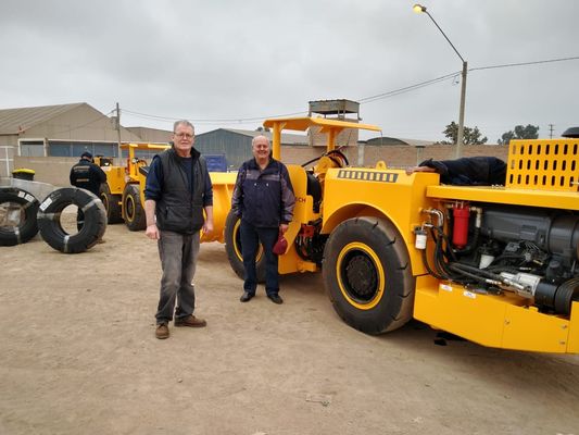 Hydrostatische der Pumpen-1CBM Volumen-Kapazitäts-Gelb-Farbe Lasts-Strecken-Dump-der Maschinen-1m3