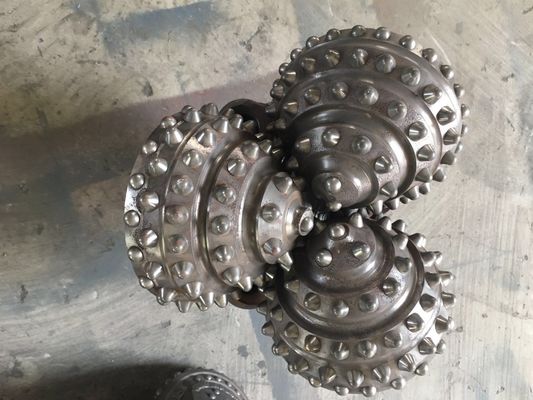 Kundengebundene dreikegelige Felsen-Bohrer-konische Schmieden-Luftumwälzungs-Lager-Art